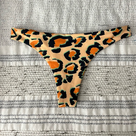 Skatie Alana Bottoms size small - Picture 1 of 2